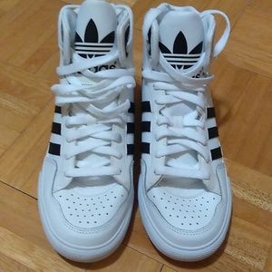 Adidas Sneakers